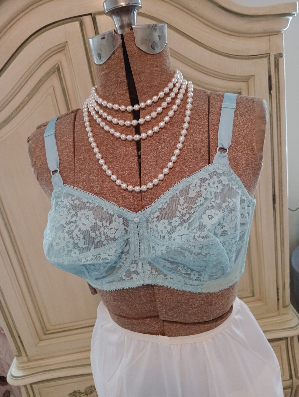 UNWORN 60S "VAN RAALTE" TURQUOISE/ BLUE LACE BULLET BRA IN SZ 36 C!